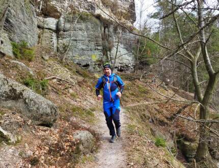 RECENZE: Testujeme lehké větruodolné kalhoty Mammut Eiger Speed SO Hybrid Pants Men