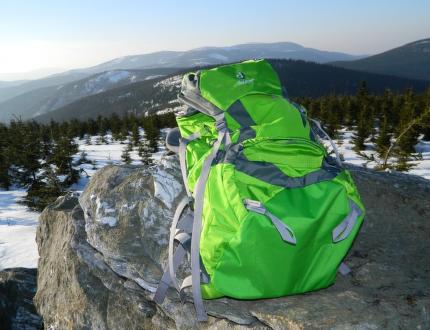Test novinky mezi turistickými batohy – deuter ACT Lite 50+10 l