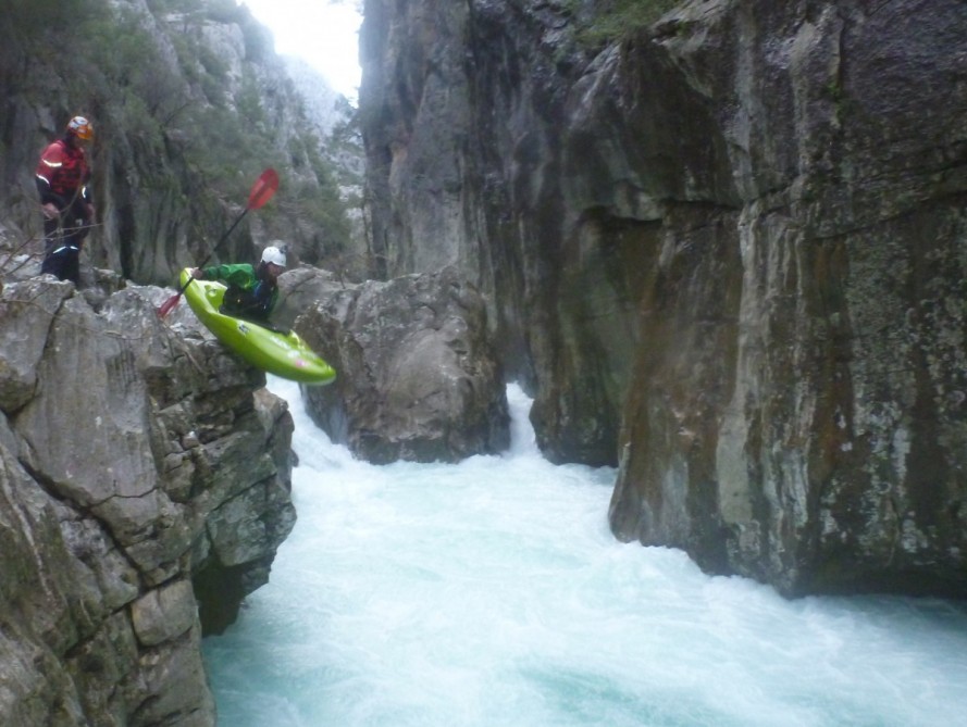 sjíždění řeky Alara