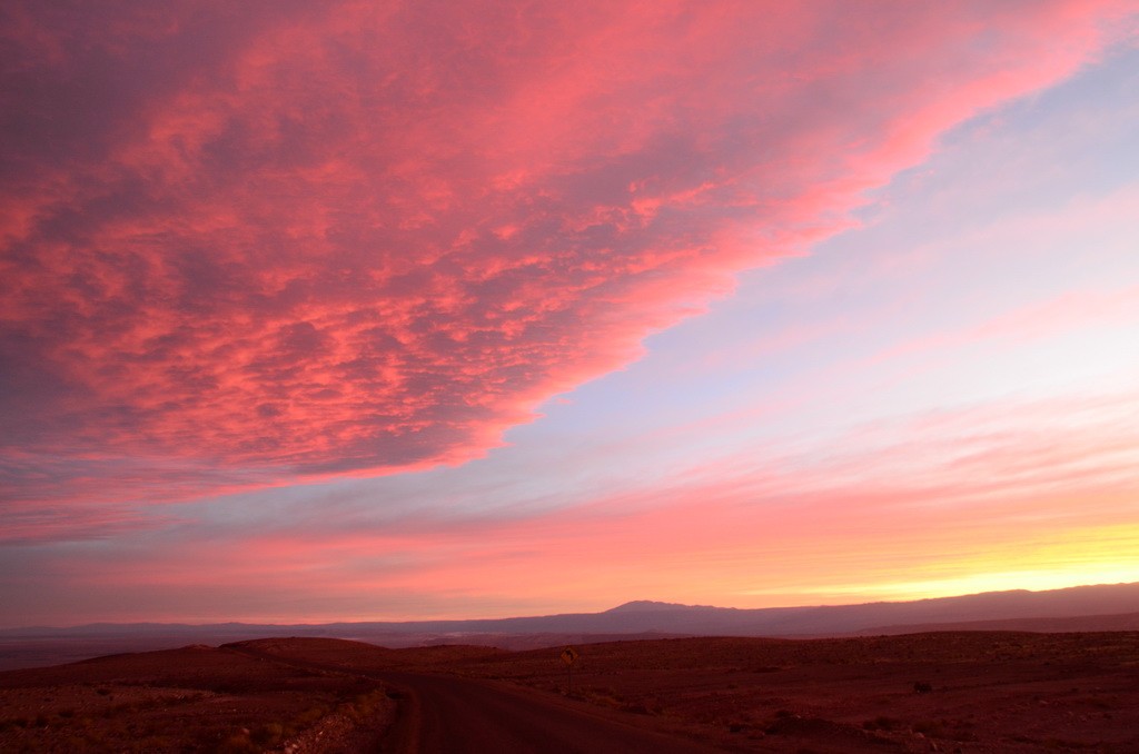 Západy slunce u San Pedra jsou fenomenální