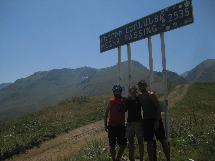 Poslední sedlo před íránskými hranicemi. Už s Albertem, Foto: ZigZagCycling